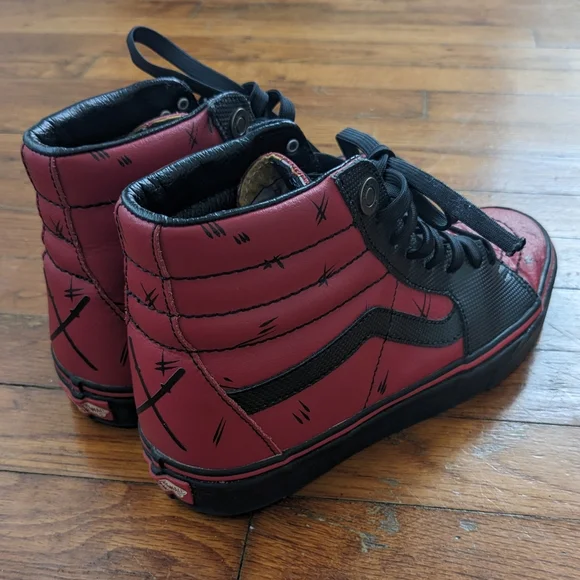Vans Sk8-Hi X Marvel DEADPOOL Red Black Sneakers Size Men's 7 - Woman 8.5 - Picture 6 of 14